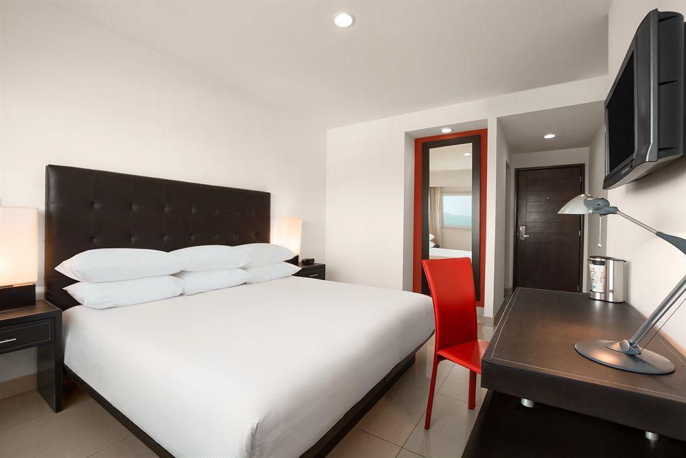 Wyndham Garden Hotel Celaya Celaya  Exterior photo