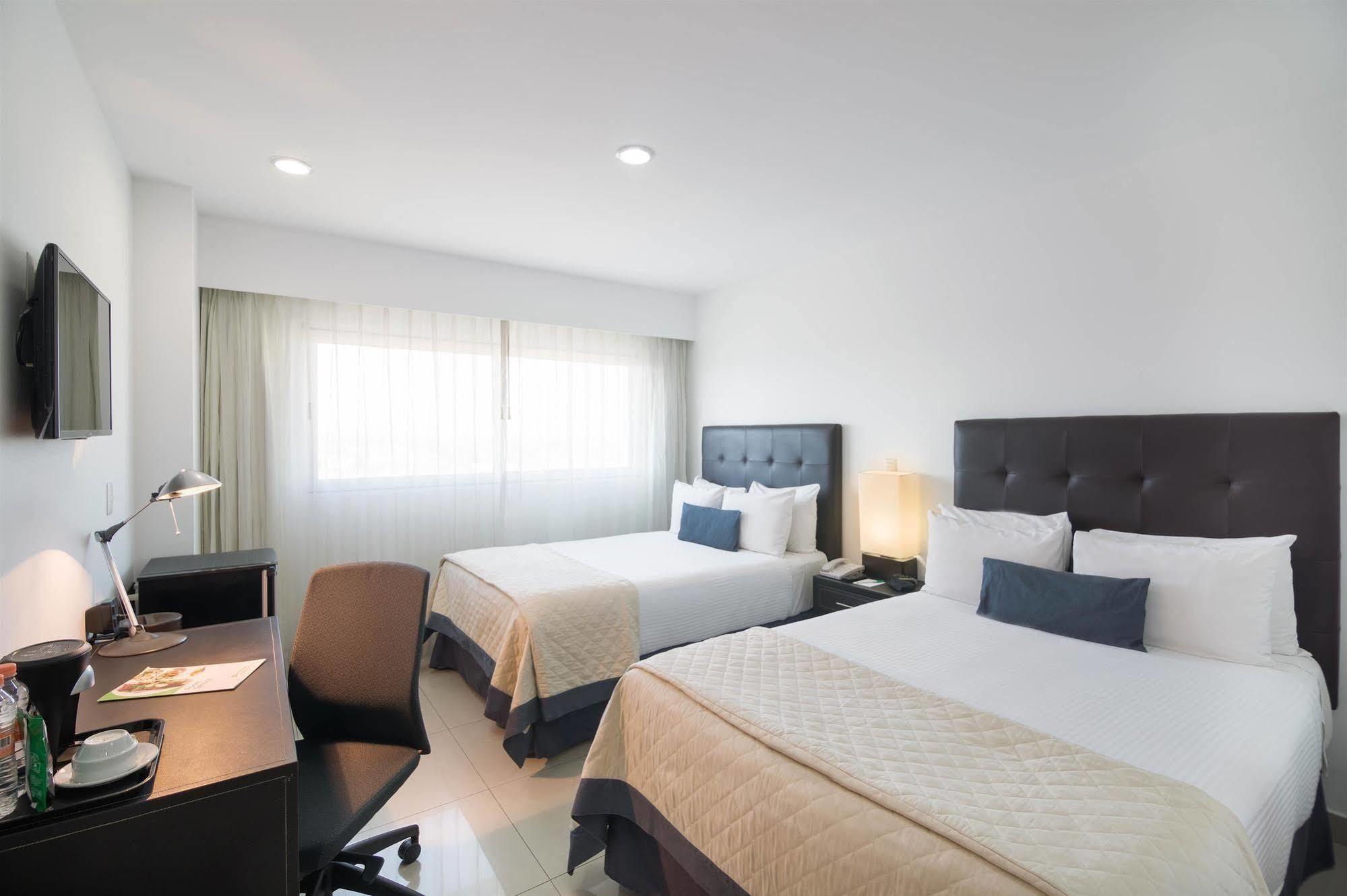 Wyndham Garden Hotel Celaya Celaya  Exterior photo