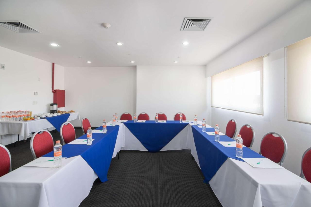 Wyndham Garden Hotel Celaya Celaya  Exterior photo